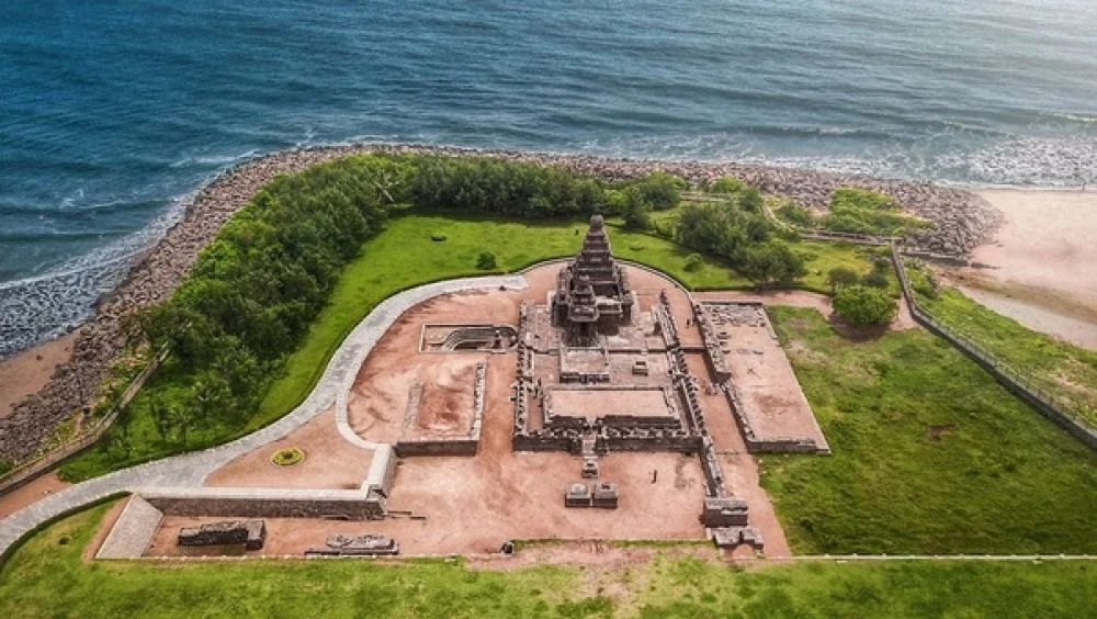 Temple du Rivage de Mahabalipuram face à la mer dans le sud de l’Inde