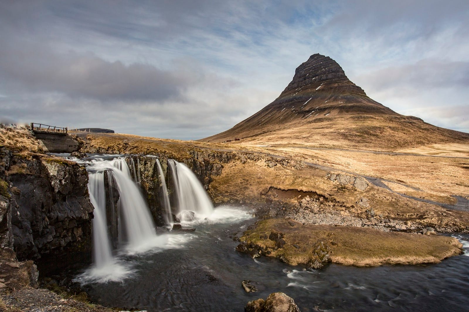 Montagne Kirkjufell et cascade en Islande - voyage sur mesure Europe