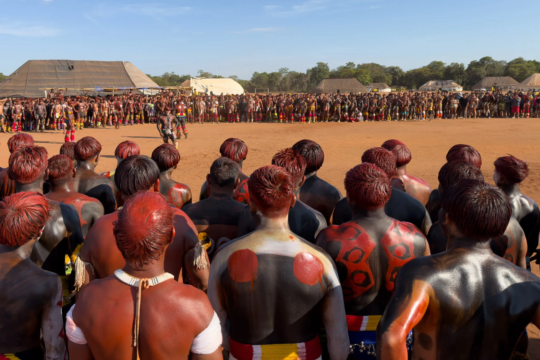 Rassemblement du Kuarup, peintures corporelles traditionnelles