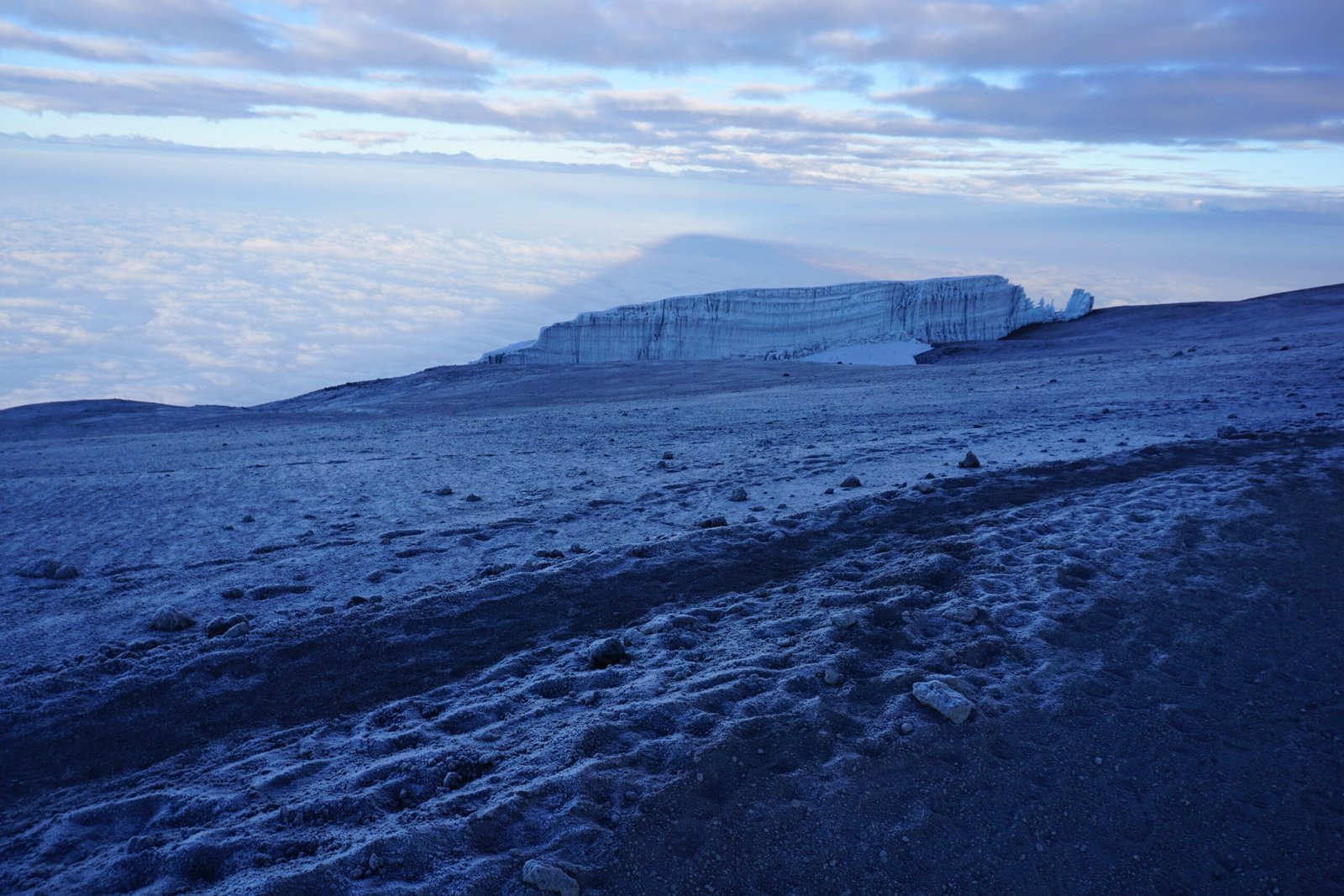 Glacier au sommet du Kilimandjaro au lever du soleil, Tanzanie