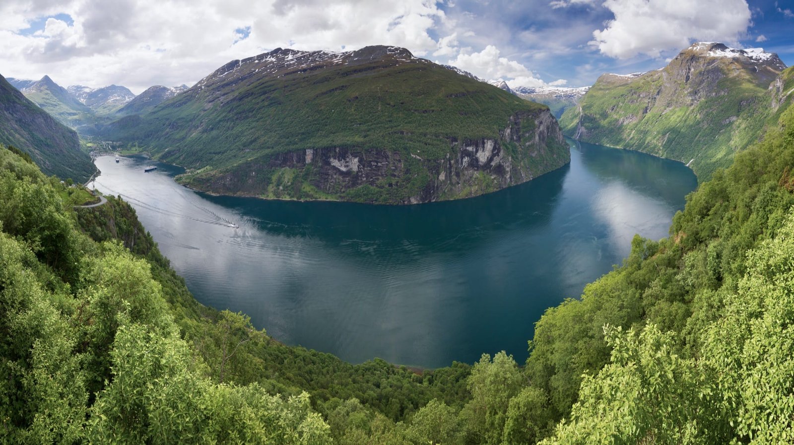 Voyage en Norvège – vue sur le Geirangerfjord depuis Ørnesvingen